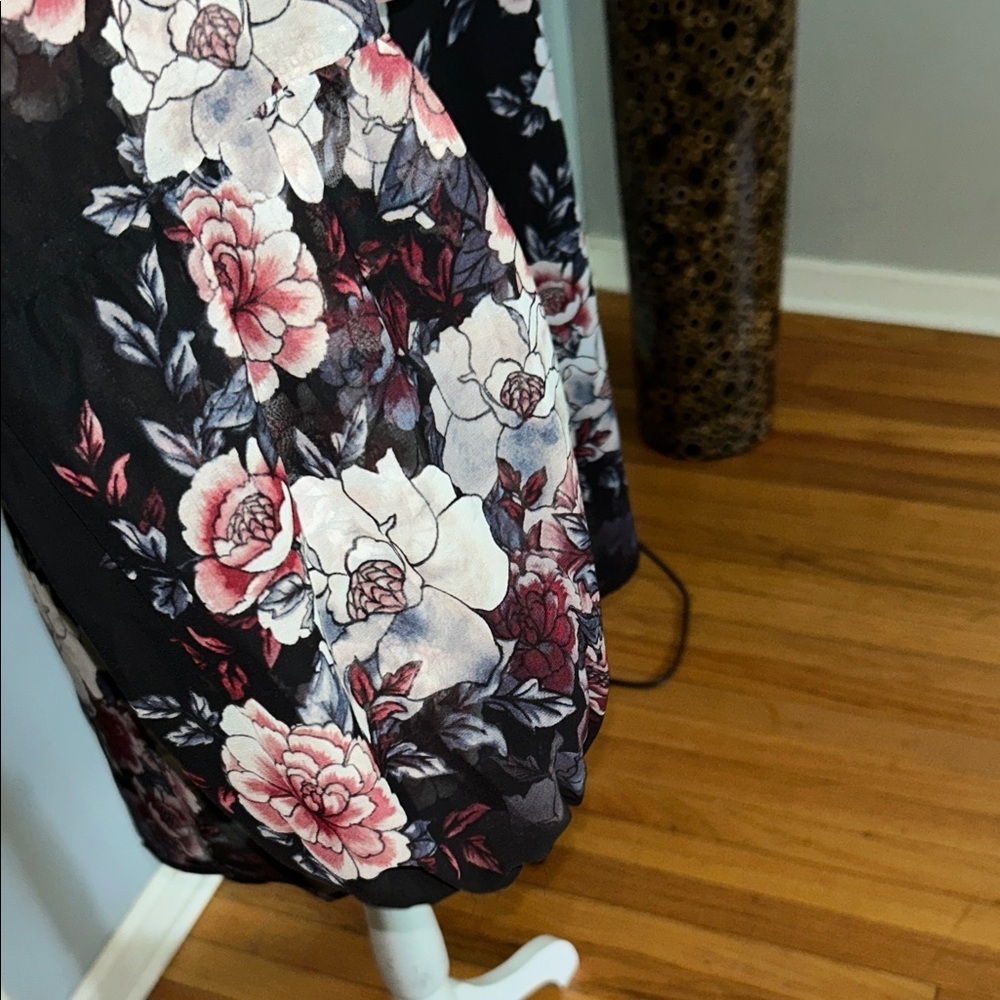 Zac & Rachel Black Floral Blouse - Picture 3 of 9